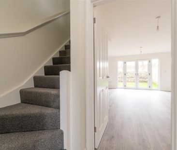 2 bedroom terraced house to rent - Photo 4