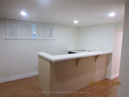 Detached Home For Lease | N9237422 - Photo 3