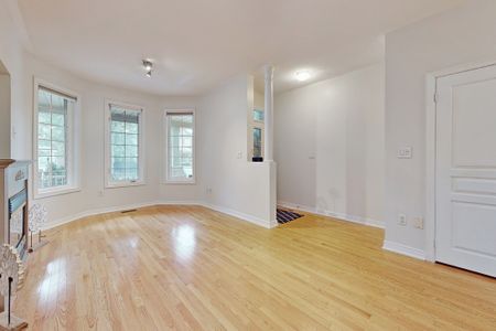 For Lease - 19 Longwood Avenue, Richmond Hill, Ontario - Photo 2