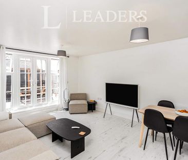 2 bedroom flat to rent - Photo 1