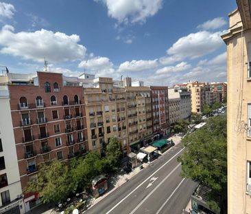 3 room luxury Flat for rent in Madrid, Spain - Photo 2