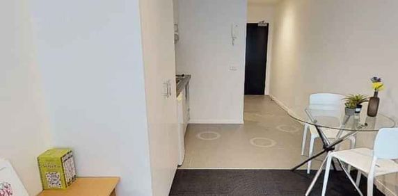 Studio Double Bed - Photo 2