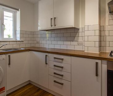 2 bedroom terraced house to rent - Photo 3