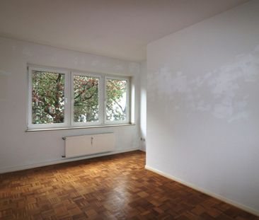 AM RANDE DES BISMARCKVIERTELS – Charmante 2,5-ZI-Whg. mit Balkon un... - Photo 3