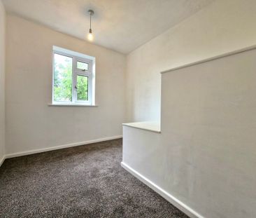 3 bedroom detached to let - Photo 2