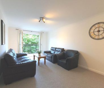 2 bedroom flat to rent - Photo 2