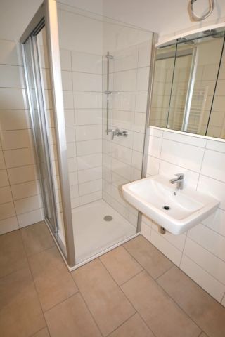 Wohnen am Andreas-Hofer-Platz – Erstklassig sanierte Wohnung mit zwei Balkonen - Foto 4