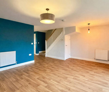 3 bedroom end of terrace house to rent - Photo 1