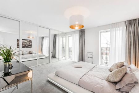 3 bedroom flat to rent - Photo 2