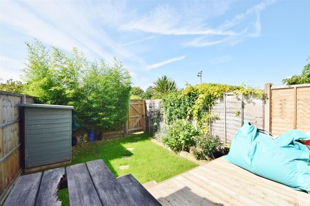 House To Let - Photo 5