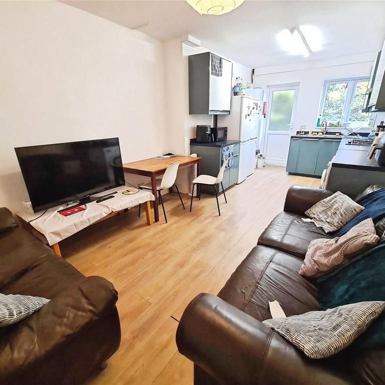 6 bedroom house to rent - Photo 1