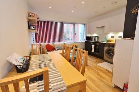 Chertsey Road, Woking, Surrey, GU21 - Photo 4