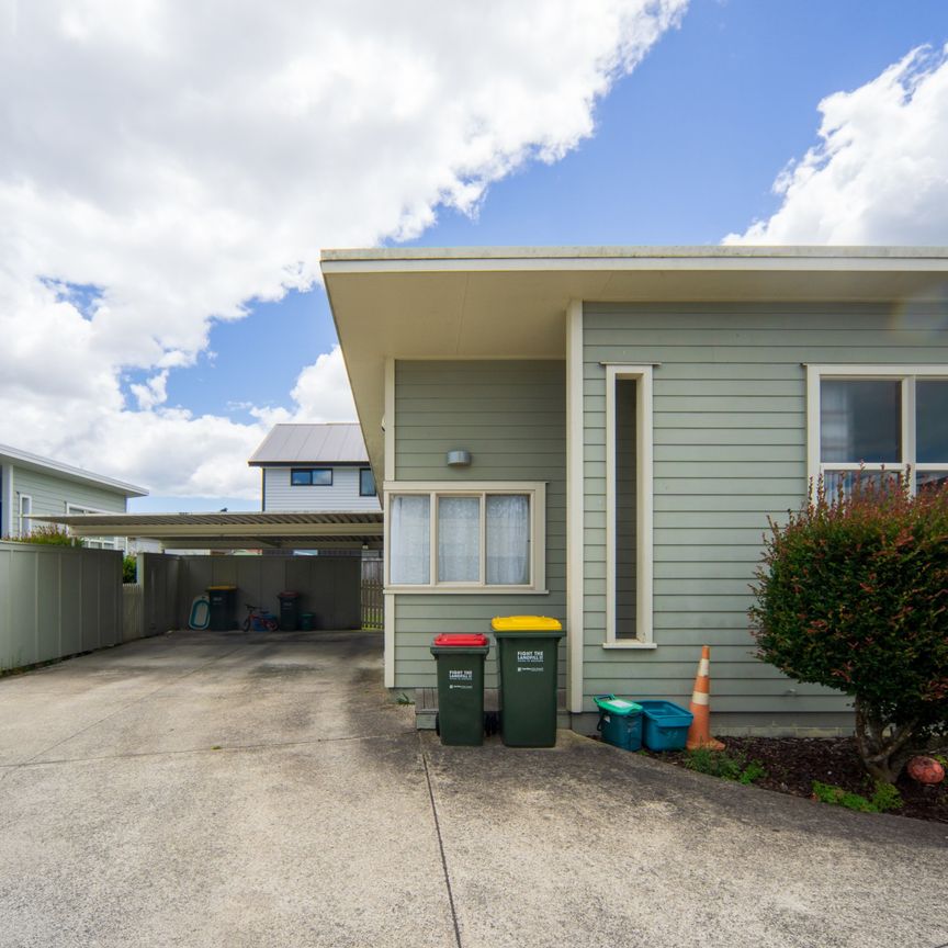 Two Bedroom Home in Hamilton East - Photo 1