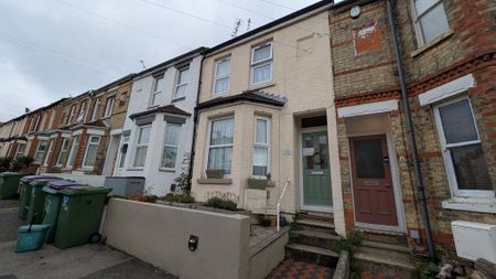 2 bedroom terraced house to rent - Photo 2