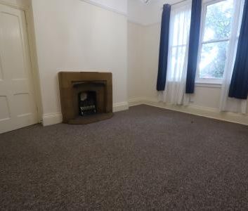 Queens Park Avenue, Stoke-on-Trent, ST3 - Photo 3