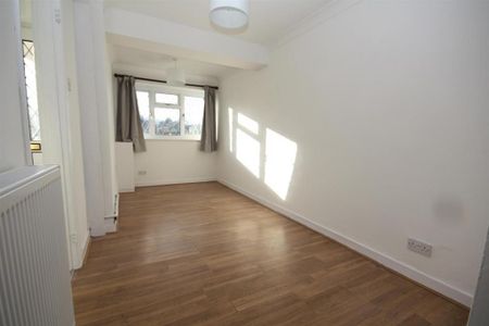 3 bedroom terraced house to rent - Photo 3