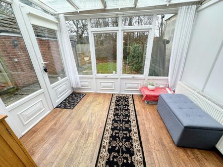 2 bedroom Bungalow To Let - Photo 3