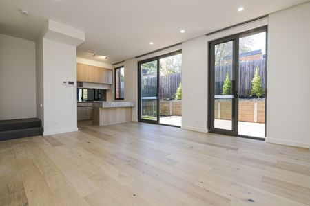 6/10 Princes Street, Caulfield North VIC 3161 - Townhouse For Rent | Domain - Photo 2