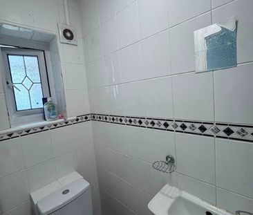 Room in a Shared House, Atherton Road, E7 - Photo 6
