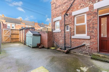 2 bed flat to rent in Simonside Terrace, Heaton, NE6 - Photo 4