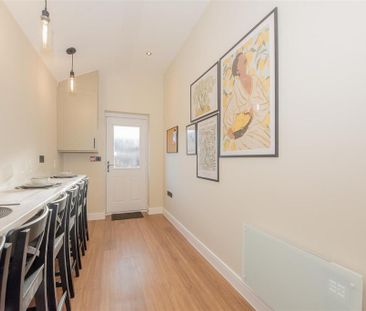 1 bedroom in a house share to rent - Photo 6