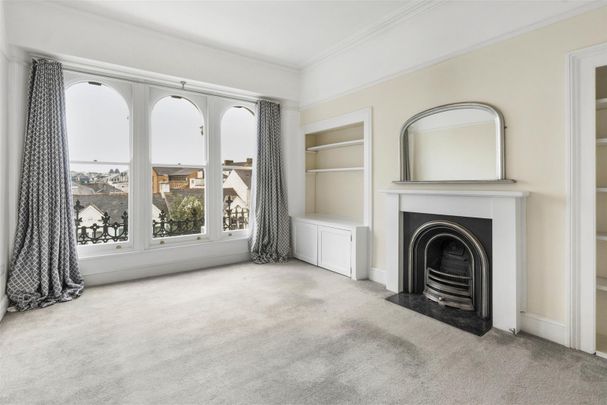 Connaught Avenue, Mutley, Plymouth - Photo 1