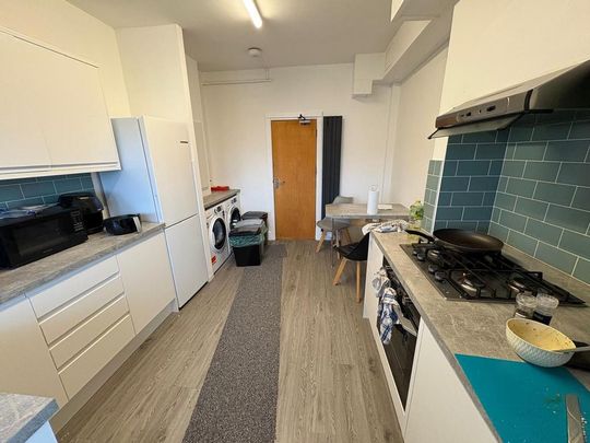 4 bedroom terraced house to rent - Photo 1