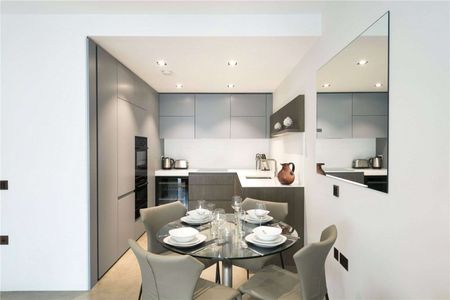 Exceptional first floor apartment, enviably located in the heart of St. James's. - Photo 5