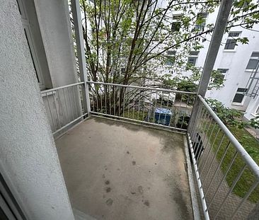 Schicke 3- Raumwohnung mit 2 Balkone und Wannenbad zu vermieten! - Foto 1