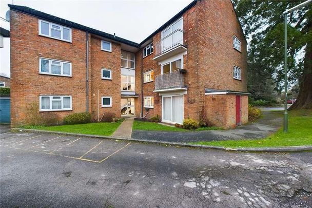 Beech Close, Newlands Crescent, East Grinstead, West Sussex, RH19 - Photo 1