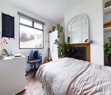 4 bedroom terraced house to rent - Photo 1