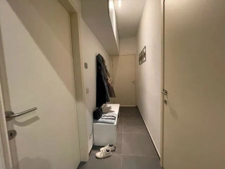 Prachtig appartement met 2 autostaanplaatsen en 1 grote slaapkamer gelegen te Laakdal-Eindhout! - Photo 2