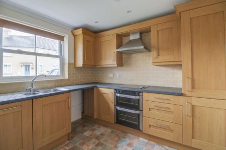 2 bedroom semi-detached house to rent - Photo 4