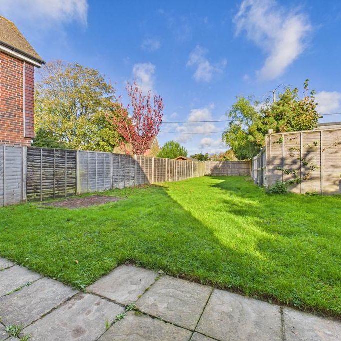 4 bedroom detached house to rent - Photo 1