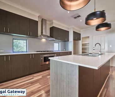 31 Aubin Grove Link, AUBIN GROVE WA 6164 - Photo 5