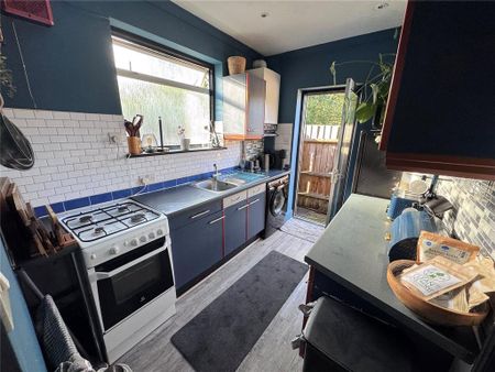 2 bedroom maisonette to rent - Photo 3
