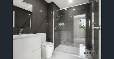 Oversized 3-Bedroom Apartment with Terrace and Double Parking - Photo 5