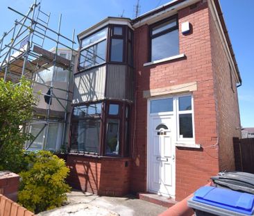 3 bedroom semi-detached house to rent - Photo 3