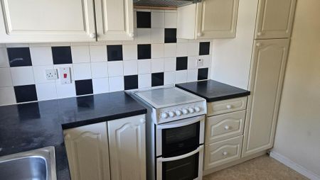 2 bedroom terraced house to rent - Photo 3