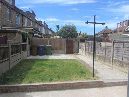 Risingholme Road, Harrow, Middlesex, HA3 - Photo 2