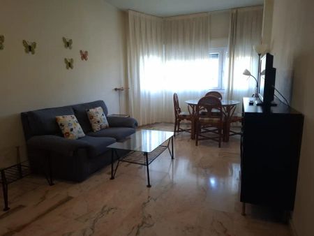 Apartamento de alquiler en Avenida Alcalde Luis Uruñuela, Urbadiez - Entrepuentes - Photo 2