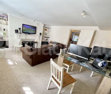 One of the most desirable areas in SE1 - Photo 2