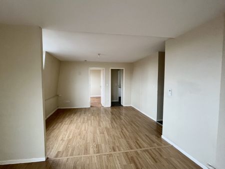 Location Appartement 2 pièces 40m² QUESNOY SUR DEULE 59890 - Photo 2