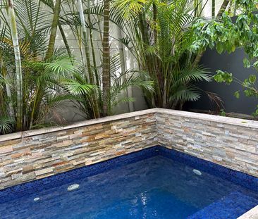 3 bedroom beach house with pool and parking close to the beach - $3... - Photo 5