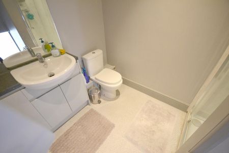 1 bedroom Flat To Let - Photo 5