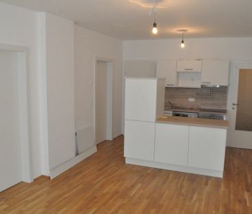 Wundervolle Dachgeschosswohnung mit großer Dachterrasse - Foto 3