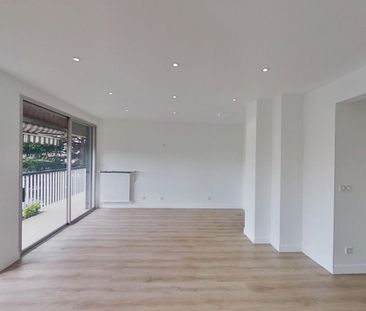 Location Appartement 5 pièces 101m² - Photo 2