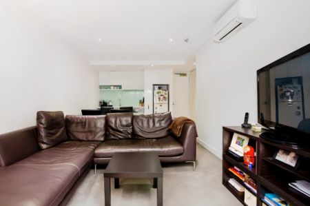 1Bedrooms, 1Bathrooms - Photo 2