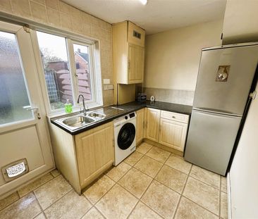 2 Bedroom Semi-Detached House for rent in Kendal Road, Bentley, Don... - Photo 4