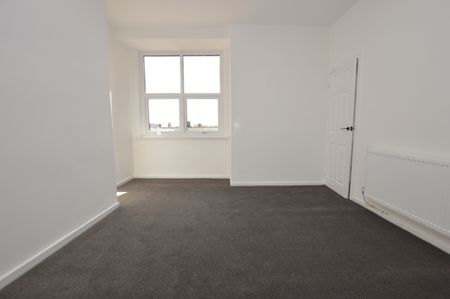 3 Bedroom Terraced House - Photo 4